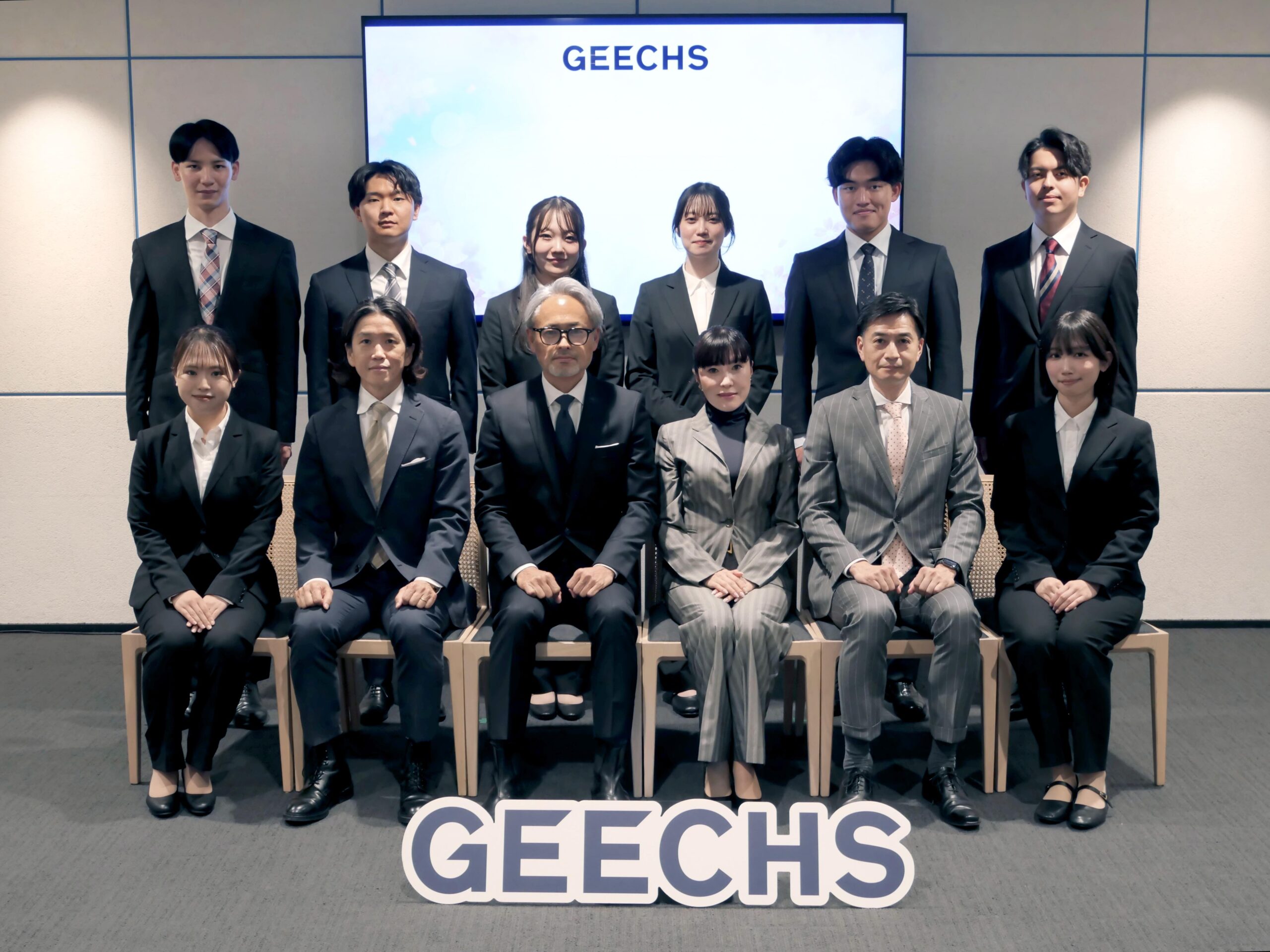 AI時代に「本質」を問い、自ら変化を創り出す人材へ。ギークス 2026年度入社式をレポート！